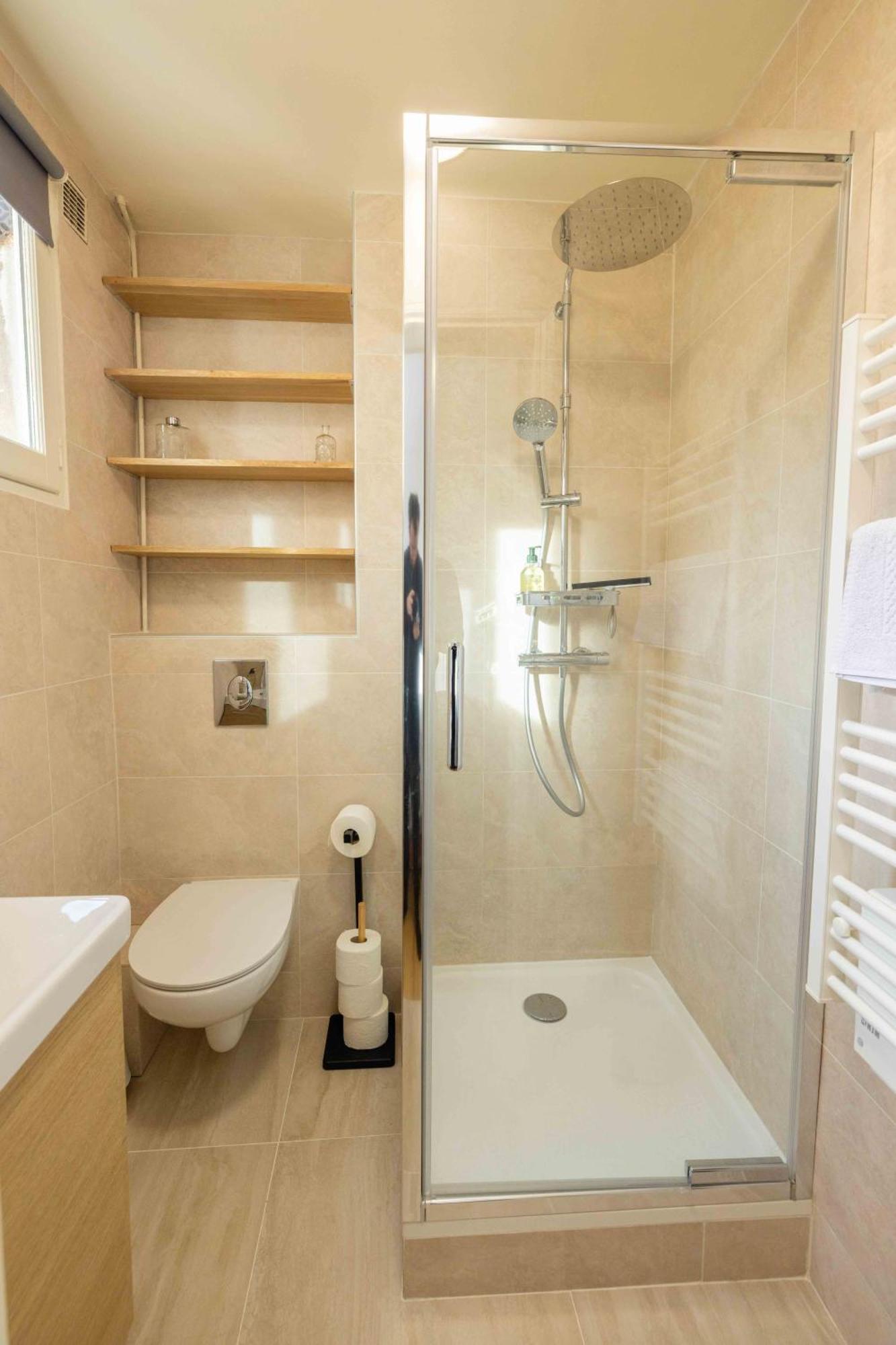 Well Located Apartment In Париж Екстериор снимка
