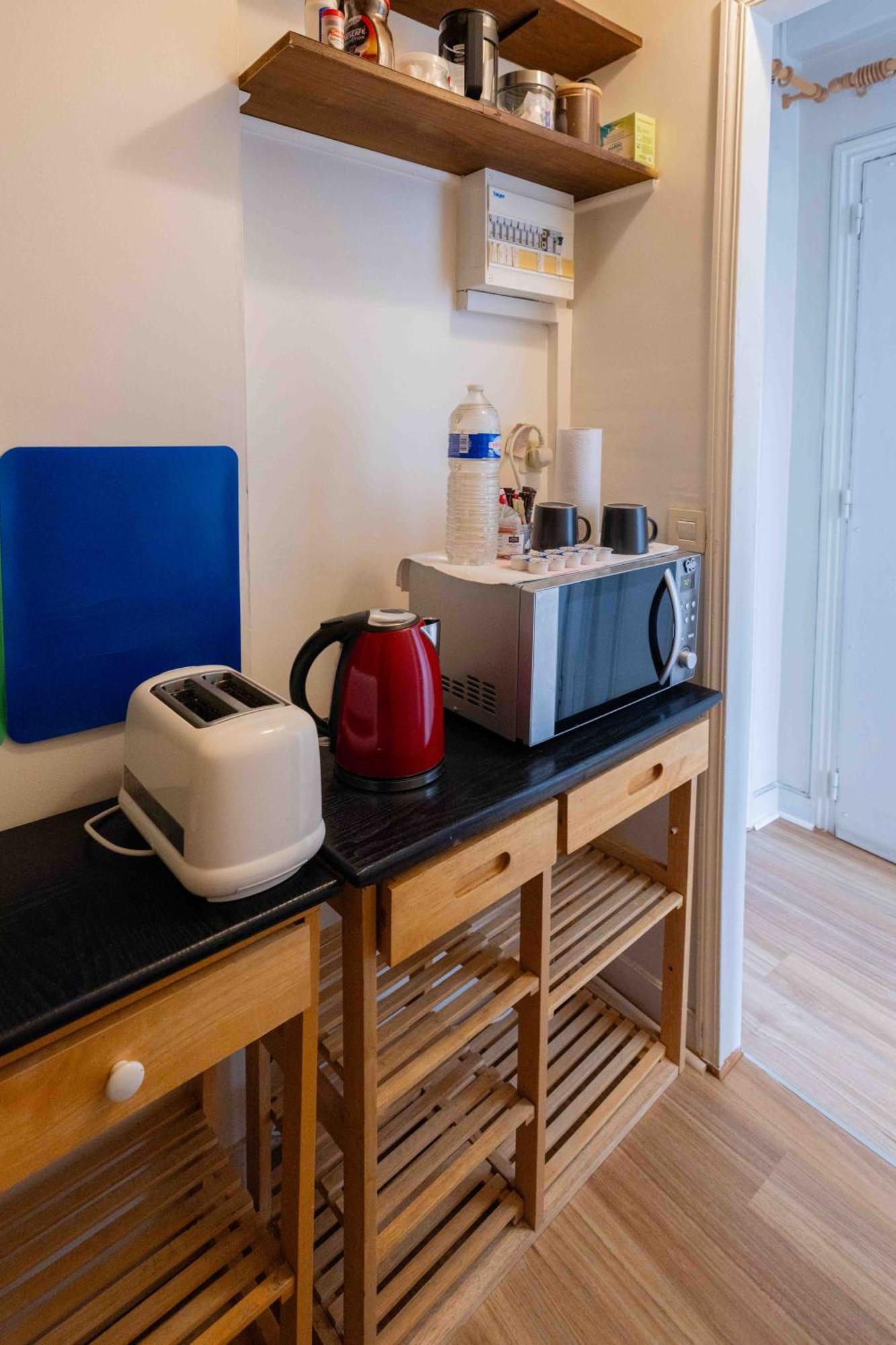 Well Located Apartment In Париж Екстериор снимка